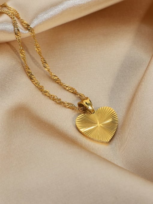 A TEEM Titanium Steel Imitation Pearl Heart Vintage Necklace 2