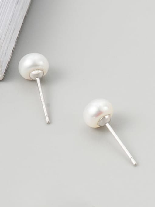 Fresh water pearl bread bead) 925 Sterling Silver Freshwater Pearl Round Minimalist Stud Earring