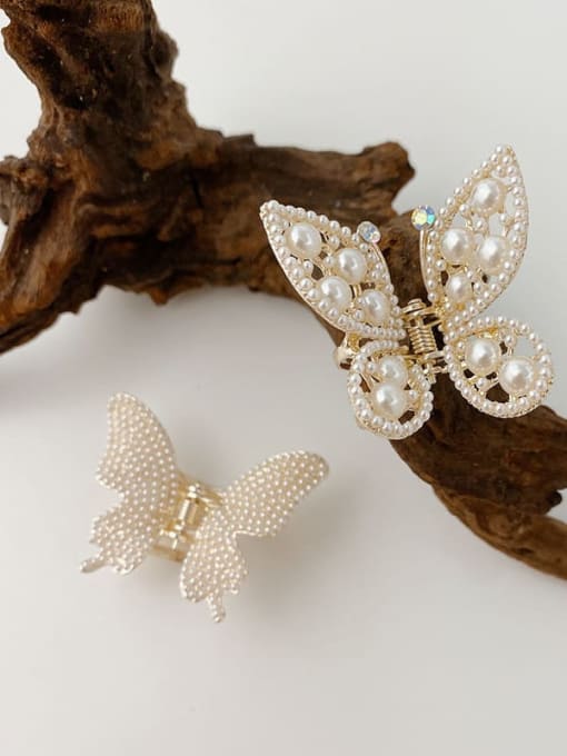 Chimera Alloy Imitation Pearl Minimalist Butterfly Jaw Hair Claw 1