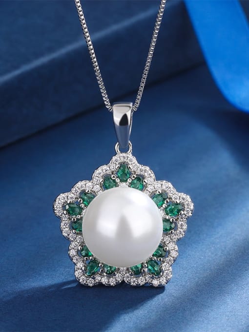 Emerald pendant Brass Cubic Zirconia Star Luxury Pentagram  Pendant Necklace