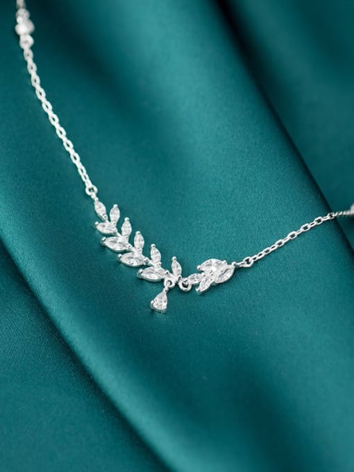 Rosh 925 Sterling Silver Cubic Zirconia  Leaf Dainty Pendant Necklace