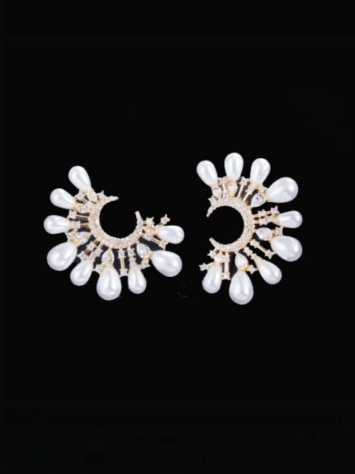L.WIN Brass Imitation Pearl Flower Luxury Stud Earring 0
