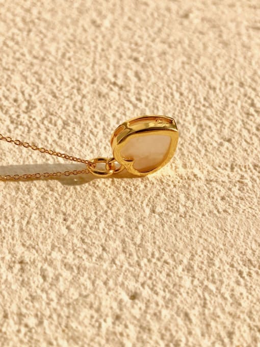 LI MUMU Copper Shell White Heart-shaped Necklace 1