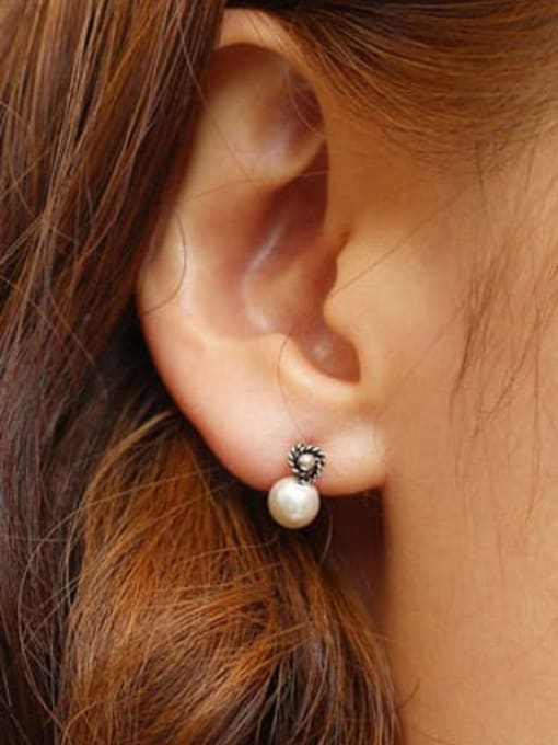 Boomer Cat 925 Sterling Silver Imitation Pearl White Flower Vintage Stud Earring 1
