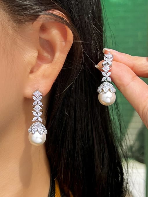 L.WIN Brass Cubic Zirconia Flower Luxury Cluster Earring 1