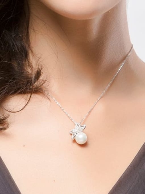 BLING SU Copper Cubic Zirconia White Flower Classic Necklace 1