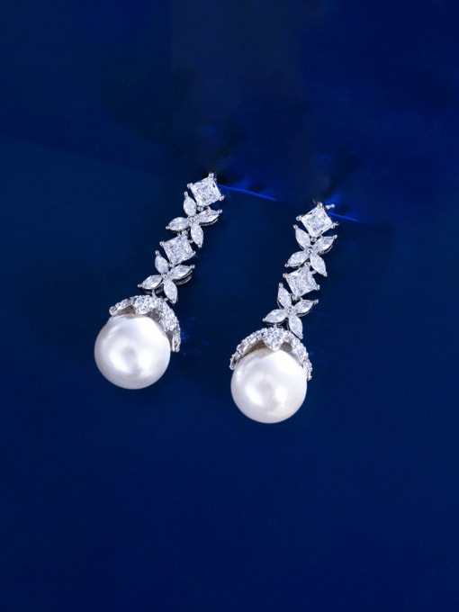 L.WIN Brass Cubic Zirconia Flower Luxury Cluster Earring 0