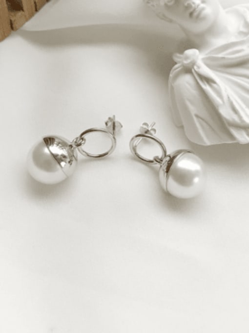 Boomer Cat 925 Sterling Silver Imitation Pearl Round Vintage Huggie Earring 2