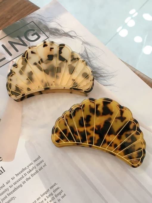 Chimera Cellulose Acetate Minimalist Scallop shell Jaw Hair Claw 2