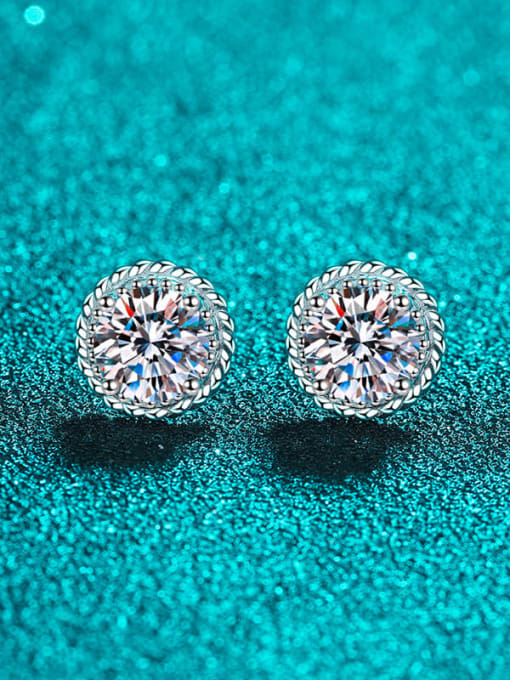 A pair of 1 carat (50 points each) 925 Sterling Silver Moissanite Geometric Classic Stud Earring