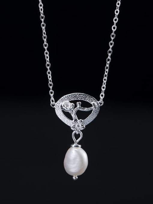 Flower shaped pearl necklace 925 Sterling Silver Imitation Pearl Flower Vintage Necklace