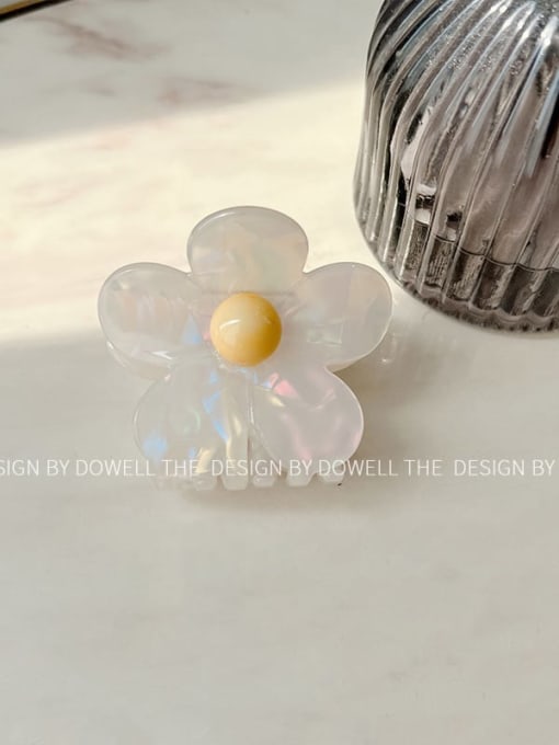 Milky white flower 5.8cm Cellulose Acetate Trend Flower Alloy Jaw Hair Claw