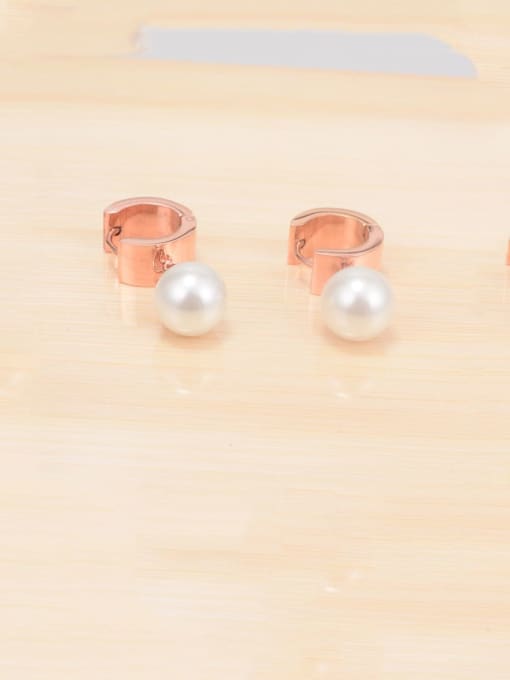 A TEEM Titanium Imitation Pearl White Irregular Minimalist Stud Earring 0