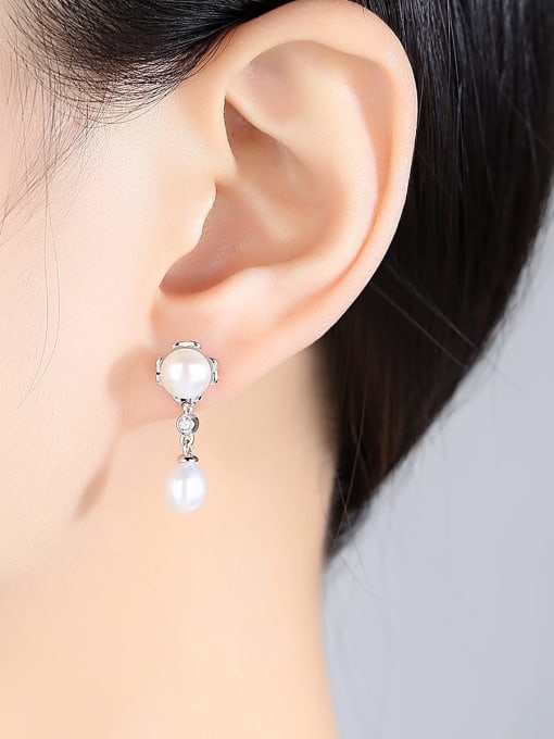 CCUI 925 Sterling Silver Freshwater Pearl White Flower Trend Drop Earring 3