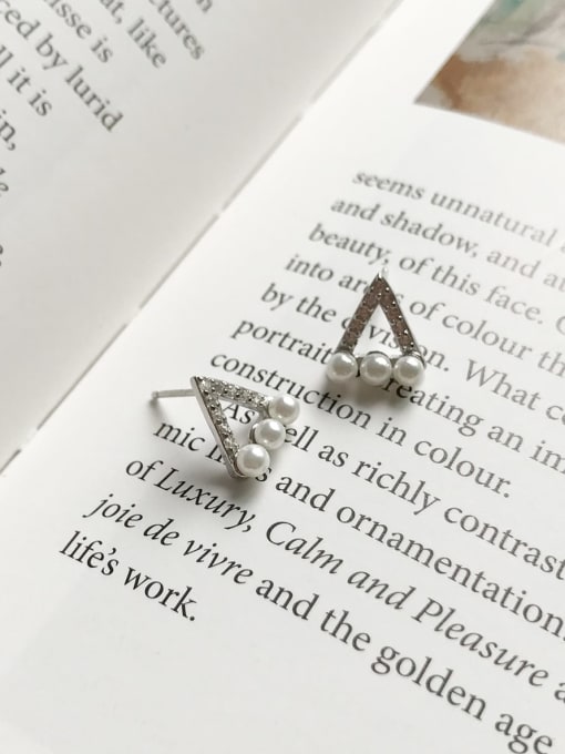 Boomer Cat 925 Sterling Silver Imitation Pearl White Triangle Vintage Stud Earring 1