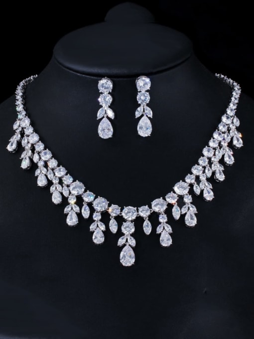 L.WIN Brass Cubic Zirconia Luxury Leaf  Earring and Necklace Set 3
