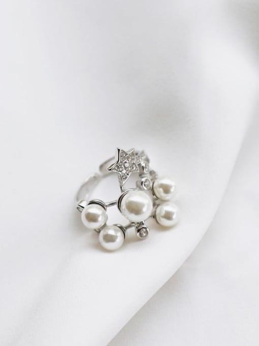 Boomer Cat 925 Sterling Silver Imitation Pearl White Star Dainty Band Ring
