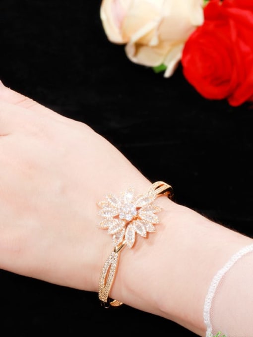 L.WIN Copper With  Cubic Zirconia Fashion Flower Bangles 1