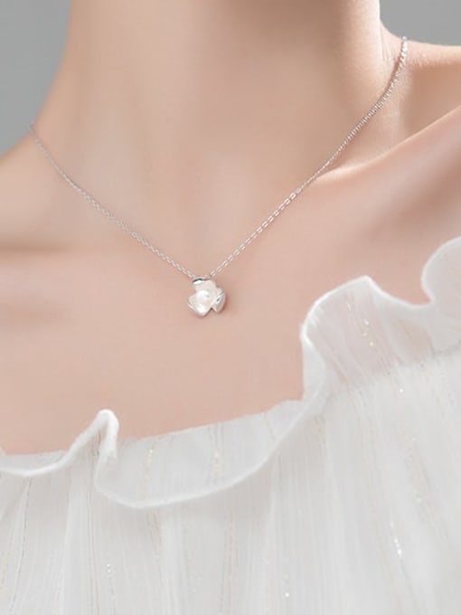 Rosh 925 Sterling Silver Imitation Pearl Flower Minimalist Necklace 1