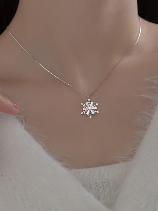 Rosh 925 Sterling Silver Cubic Zirconia  Minimalist Snowflake Pendant Necklace 1