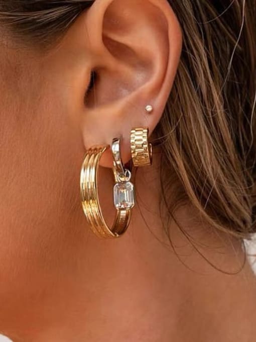 LI MUMU Brass Geometric Minimalist Huggie Earring 1