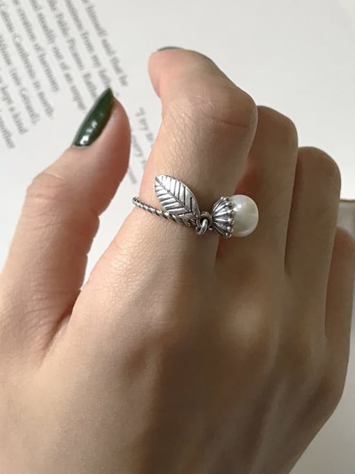 Boomer Cat 925 Sterling Silver Imitation Pearl  Leaf Vintage  Free Size Midi Ring 1