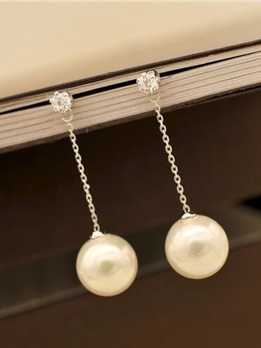 A TEEM Titanium Imitation Pearl White Tassel Minimalist Threader Earring 0