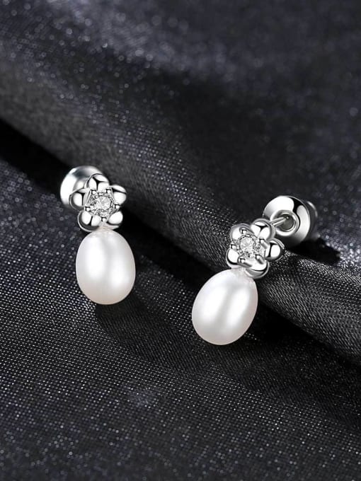 White 2C03 925 Sterling Silver Freshwater Pearl White Flower Cute Stud Earring