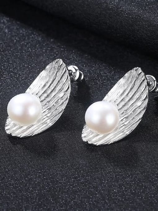 White 4B01 925 Sterling Silver Freshwater Pearl White Geometric Trend Stud Earring