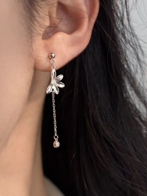 Rosh 925 Sterling Silver Asymmetrical Flower Cute Drop Earring 1
