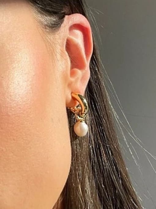 LI MUMU Brass Imitation Pearl Geometric Minimalist Huggie Earring 2