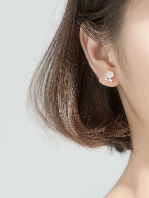Rosh 925 Sterling Silver Resin  Flower Minimalist Stud Earring 1