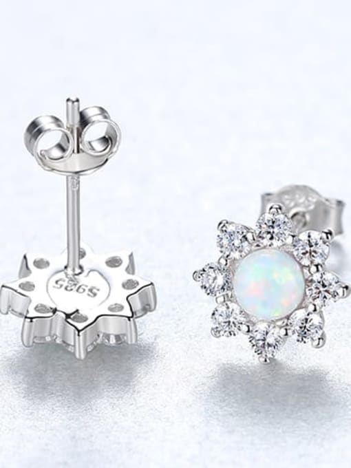 White 18e03 925 Sterling Silver Opal Flower Classic Stud Earring