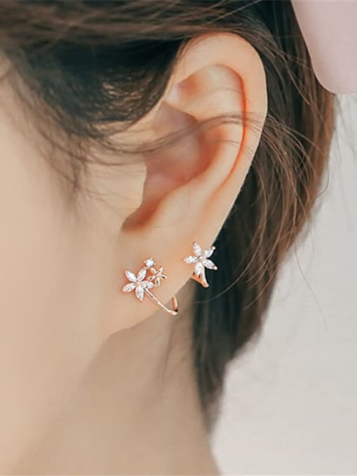 Girlhood Zinc Alloy Cubic Zirconia White Flower Minimalist Clip Earring 1
