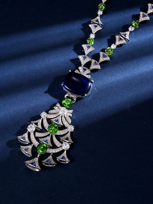 绿色 Brass Cubic Zirconia Irregular Luxury Necklace