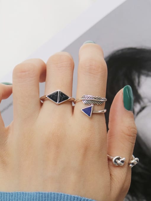 Boomer Cat 925 Sterling Silver AcrylicSymmetrical Triangle Vintage Free SIze Midi Ring