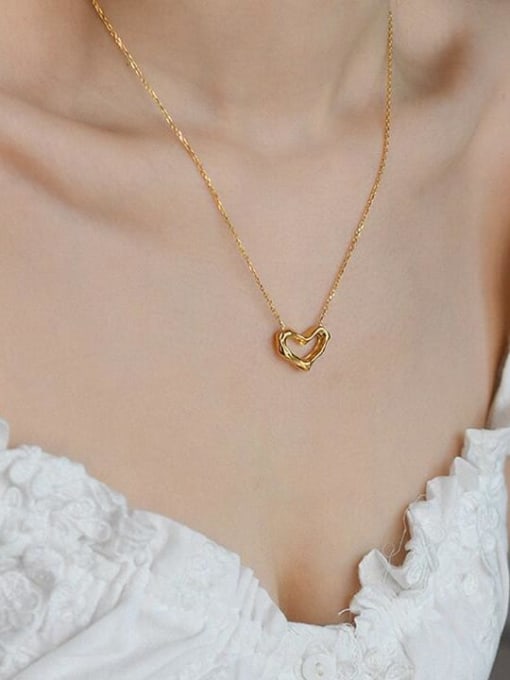 A TEEM Titanium Hollow Heart Minimalist pendant Necklace 2