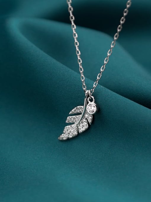 Rosh 925 sterling silver simple fashion Diamond Leaf  Pendant necklace 3