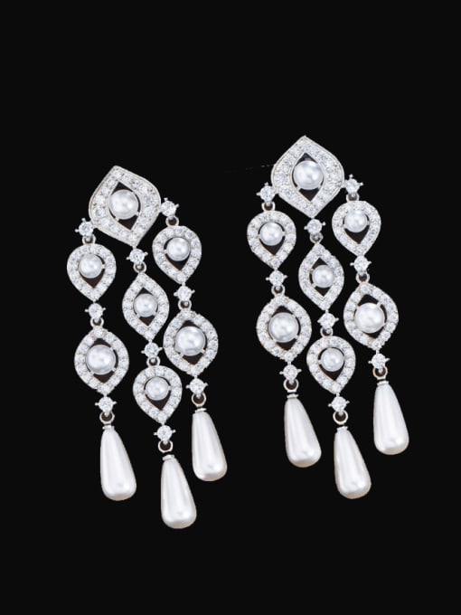 L.WIN Brass Imitation Pearl Water Drop Luxury Cluster Earring
