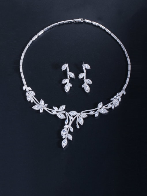 white Brass Cubic Zirconia Luxury Leaf  Earring and Necklace Set