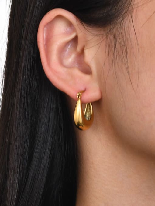 LI MUMU Stainless steel Geometric Minimalist Huggie Earring 1