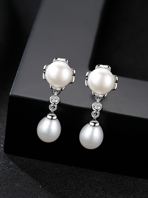 CCUI 925 Sterling Silver Freshwater Pearl White Flower Trend Drop Earring 1