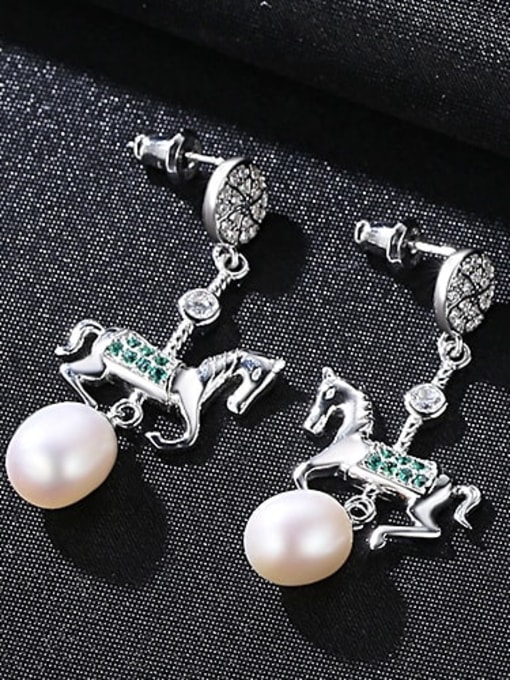 White 1K10 925 Sterling Silver Freshwater Pearl White Horse Trend Drop Earring