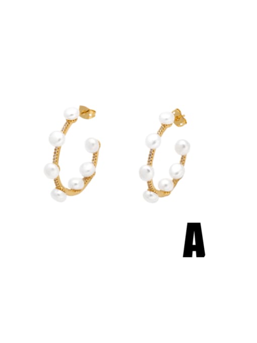 A Brass Imitation Pearl Geometric Minimalist Stud Earring