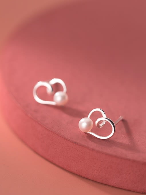 Rosh 925 Sterling Silver Imitation Pearl Heart Minimalist Stud Earring