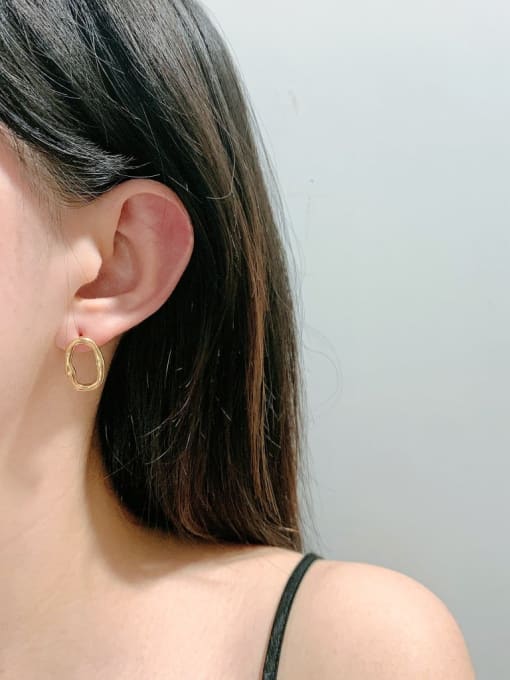 A TEEM Titanium Geometric Minimalist Stud Earring 1