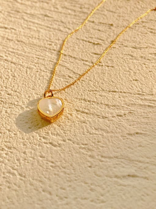 LI MUMU Copper Shell White Heart-shaped Necklace 2