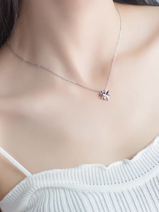 Rosh 925 Sterling Silver Smooth Flower Minimalist Necklace 2