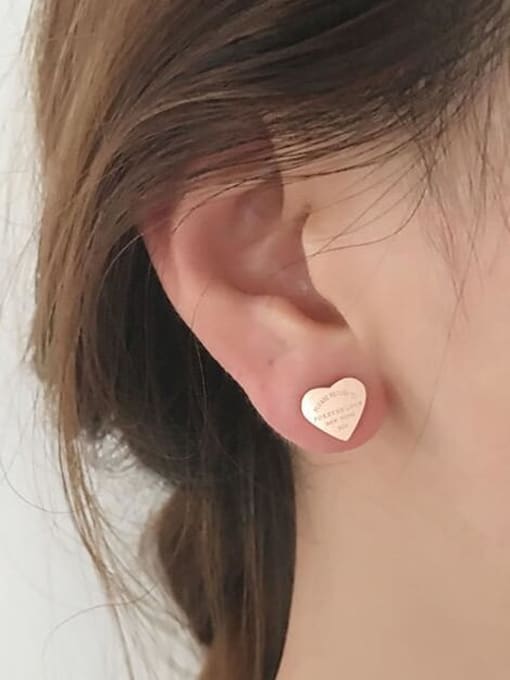 A TEEM Titanium heart-shaped Letter Minimalist Stud Earring 1