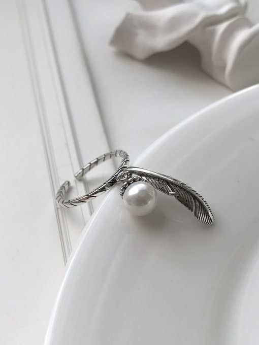 Boomer Cat 925 Sterling Silver Imitation Pearl Feather Vintage Free Size Midi Ring
